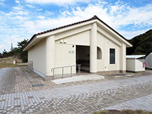 東トイレ・シャワー棟